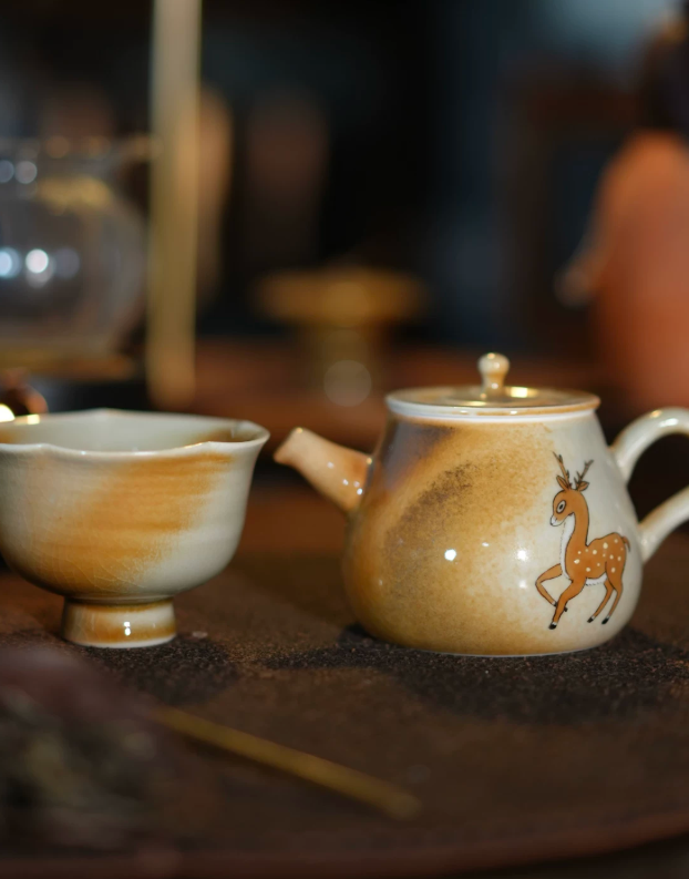 Deer Painted Reactive Glaze Teapot